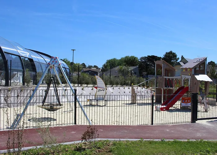 Mobil-home 4* Grand Confort, 200m Plage, Piscine, Fitness, Parking, Menage Inclus, Wi-fi Gratuit - Fr-1-361a-75 Prázdninový dům Jullouville-les-Pins